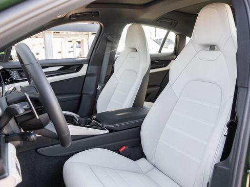 Certified 2026 Porsche Panamera RWD image 5