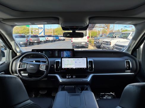 Used 2025 Ford Expedition Max Platinum image 20