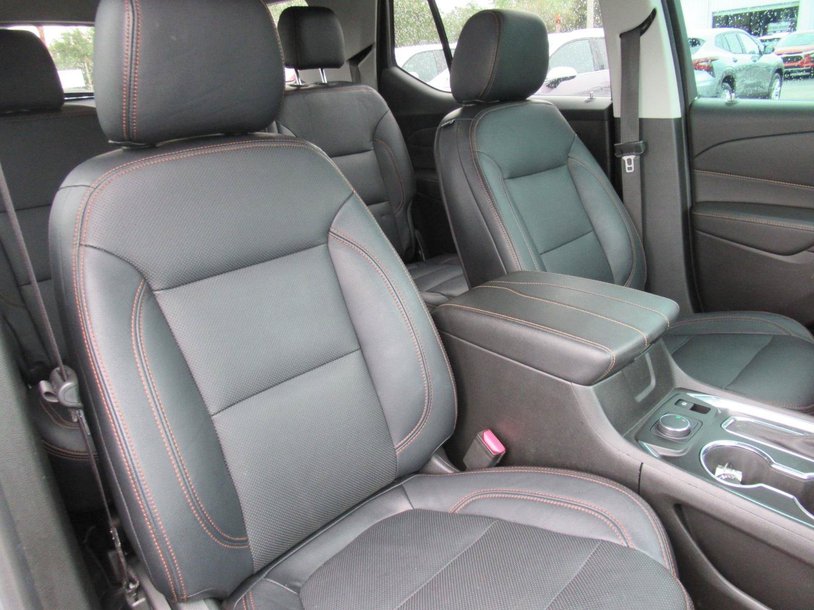 Used 2020 Chevrolet Traverse LT FWD image 11