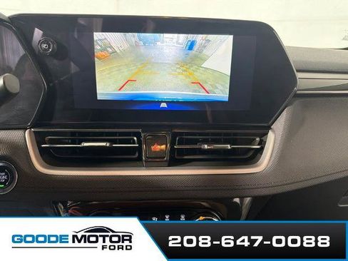 Used 2025 Chevrolet TrailBlazer LT AWD/4WD image 16