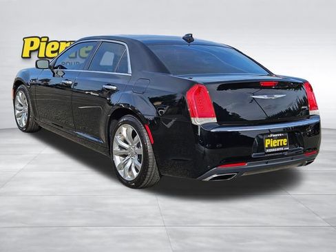 Used 2016 Chrysler 300 C RWD image 3