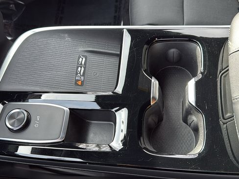 Used 2025 Buick Enclave Preferred image 23