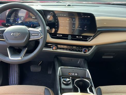 New 2026 Chevrolet Equinox ACTIV w/ Convenience Package III AWD/4WD image 15
