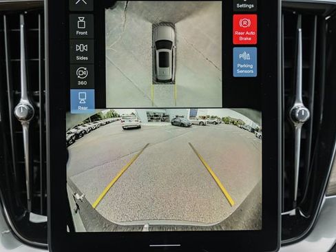 New 2026 Volvo XC90 B6 Plus w/ Protection Package Premier AWD/4WD image 44