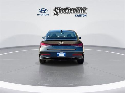 New 2026 Hyundai Elantra Sport image 7