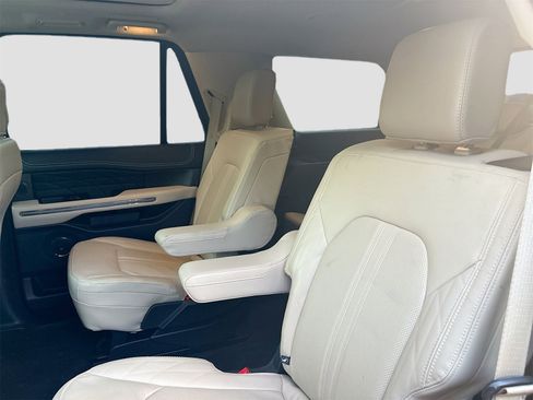Used 2022 Ford Expedition Platinum image 26