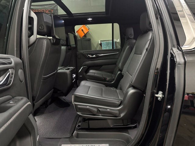 Used 2023 GMC Yukon XL Denali w/ Denali Reserve Package AWD/4WD image 18