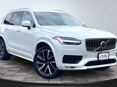 Used 2020 Volvo XC90 T6 Momentum w/ Protection Package Premier AWD/4WD image 3