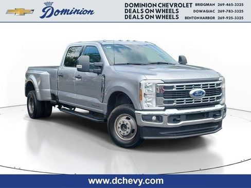 Used 2024 Ford F350 XLT image 1