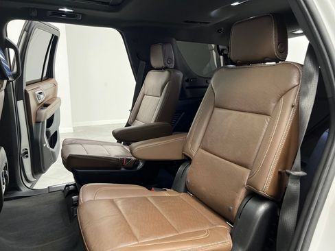Used 2022 Chevrolet Tahoe High Country AWD/4WD image 18