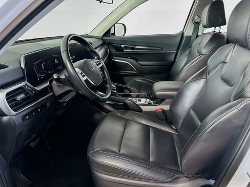 Used 2024 Kia Telluride S image 9