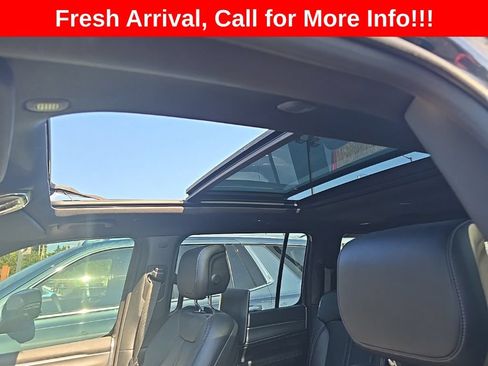 Used 2024 Jeep Wagoneer Series II AWD/4WD image 11