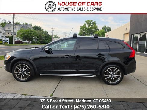 Used 2017 Volvo V60 T5 Cross Country w/ Climate Package AWD/4WD image 7