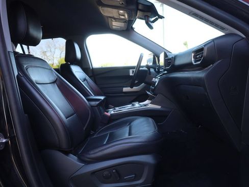 Used 2022 Ford Explorer Limited AWD/4WD image 10