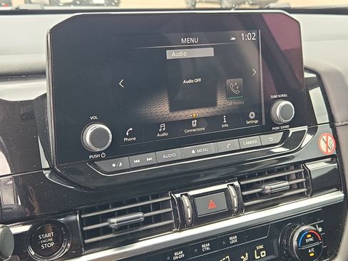 Used 2025 Nissan Pathfinder SV FWD image 16
