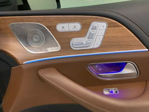 Used 2024 Mercedes-Benz GLE 350 4MATIC w/ AMG Line Exterior image 70