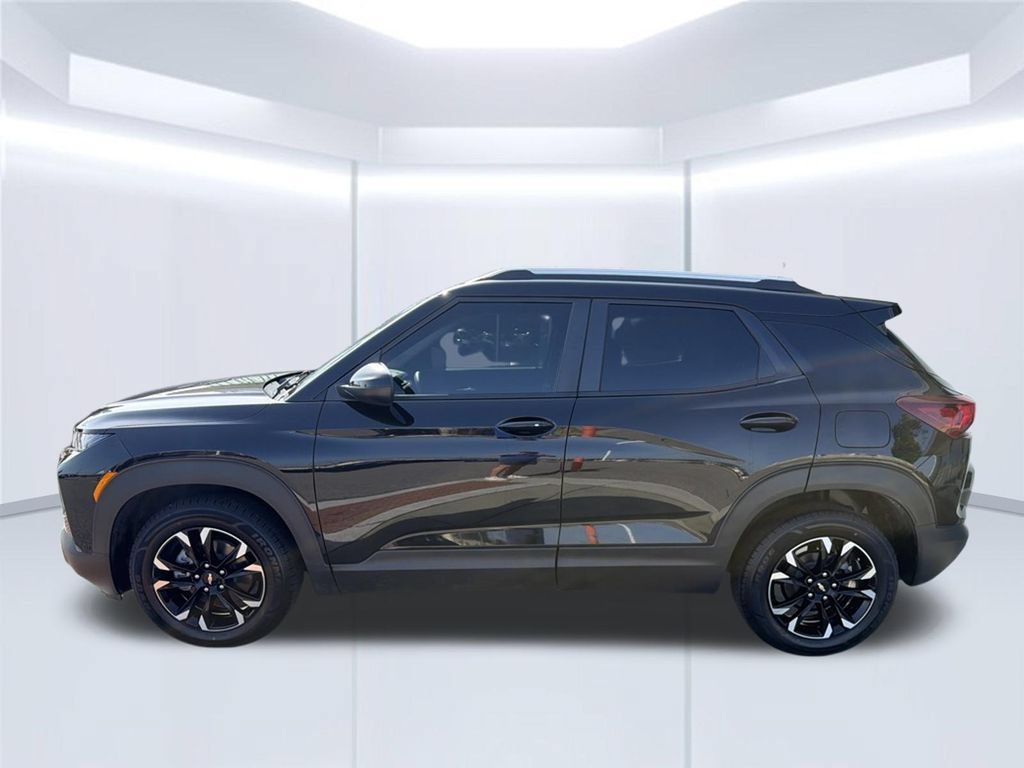 Used 2023 Chevrolet TrailBlazer LT FWD image 3