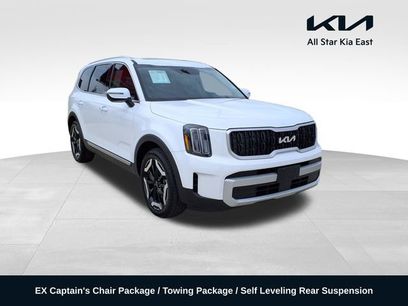 Used 2024 Kia Telluride EX w/ EX Captain's Chair Package