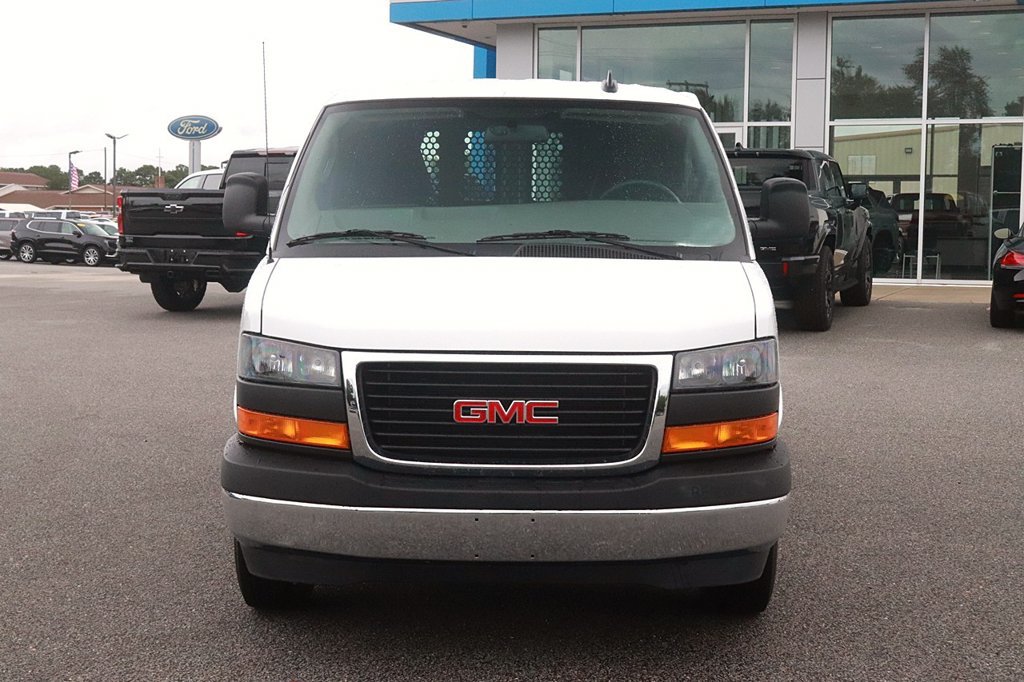 Used 2025 GMC Savana 2500 w/ Driver Convenience Package RWD image 2