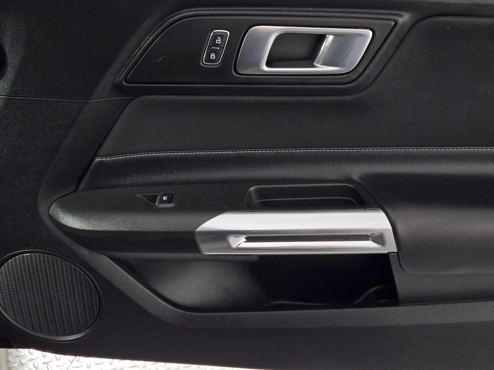 Used 2019 Ford Mustang Coupe w/ Ford Safe & Smart Package RWD image 18