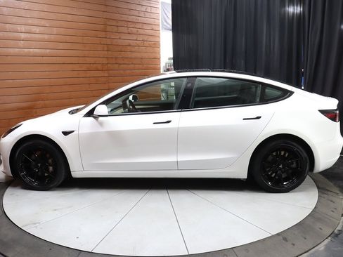 Used 2023 Tesla Model 3 Standard Range image 8