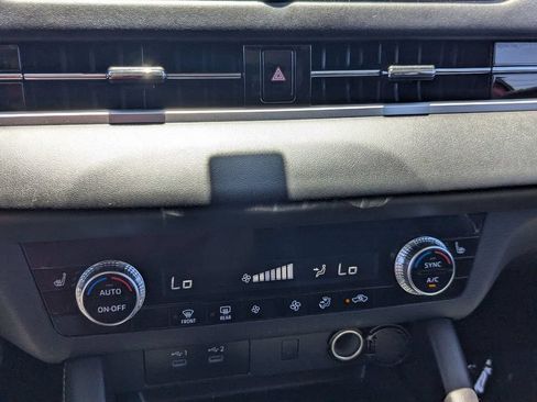 Used 2025 Mitsubishi Outlander SE FWD image 19