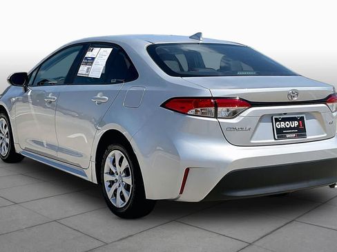Used 2025 Toyota Corolla LE FWD image 12