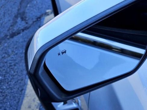 Used 2021 Chevrolet Equinox LT image 18