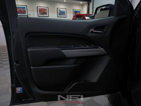 Used 2017 Chevrolet Colorado LT w/ LT Convenience Package AWD/4WD image 32