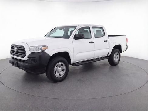 Used 2019 Toyota Tacoma SR image 3