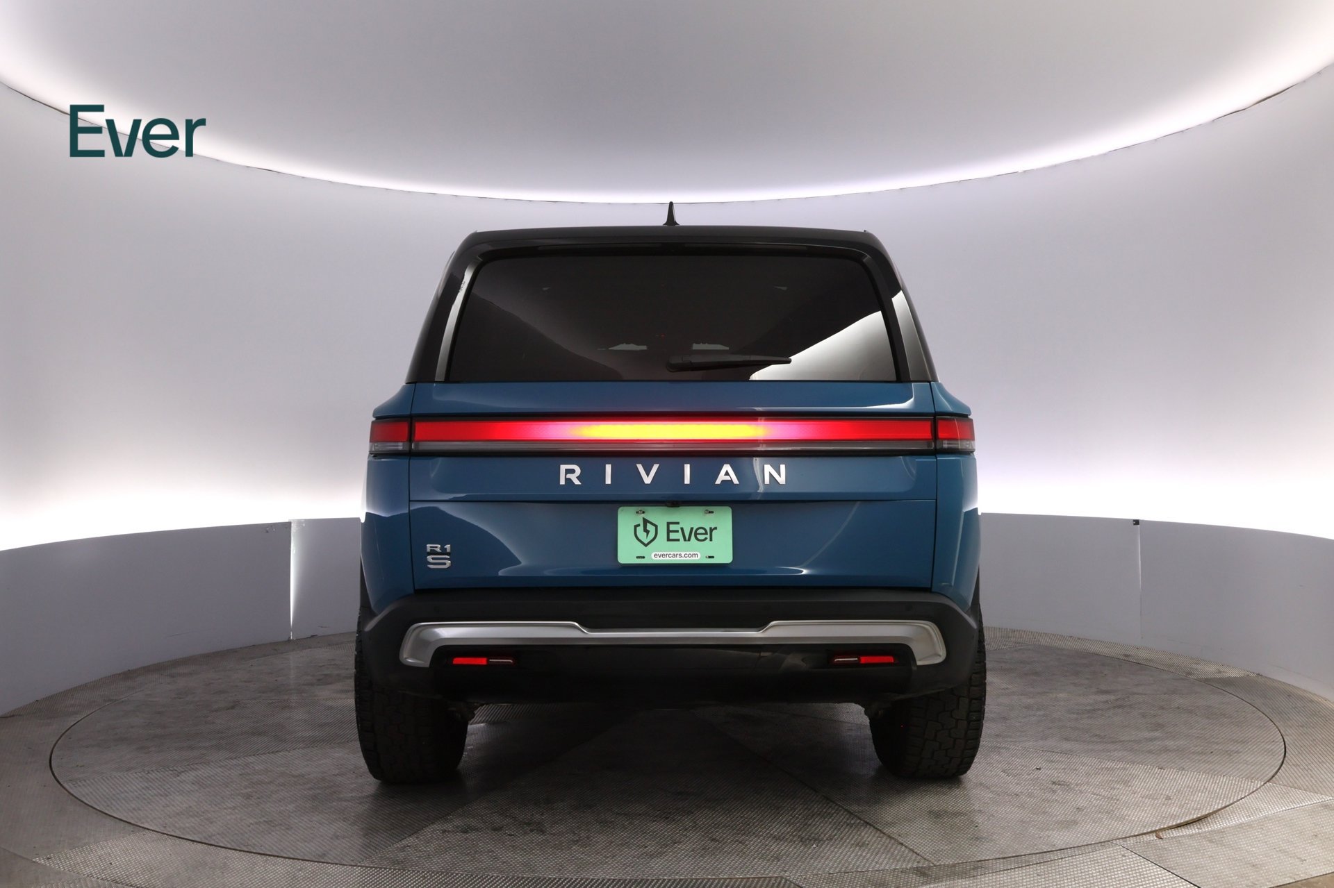 Used 2024 Rivian R1S Adventure Dual AWD/4WD image 15