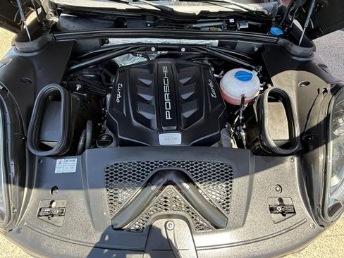 Used 2016 Porsche Macan Turbo AWD/4WD image 22