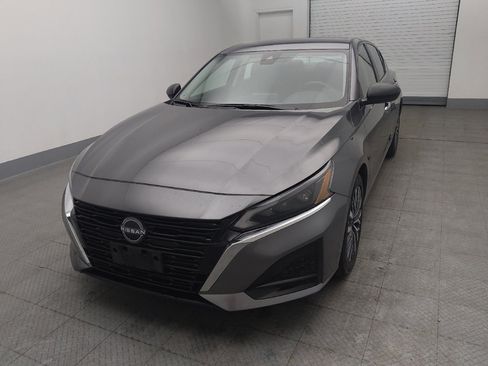 Used 2024 Nissan Altima 2.5 SV image 15