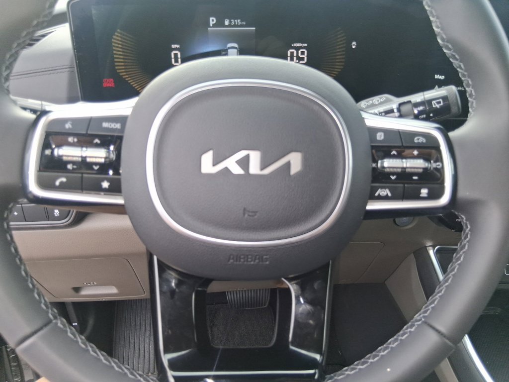 Certified 2026 Kia Carnival EX FWD image 13