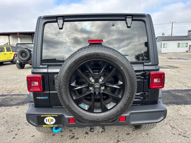 Used 2022 Jeep Wrangler Unlimited Sahara w/ Cold Weather Group AWD/4WD image 6