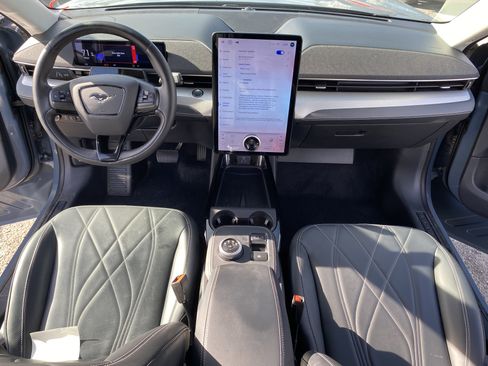 Used 2023 Ford Mustang Mach-E Select image 23