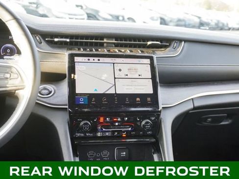 Used 2023 Jeep Grand Cherokee Limited w/ Luxury Tech Group II image 13