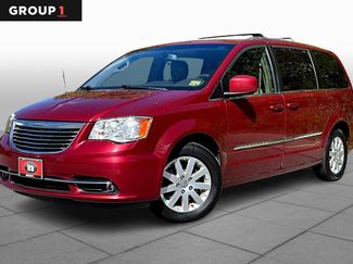 Used 2016 Chrysler Town & Country Touring image 1