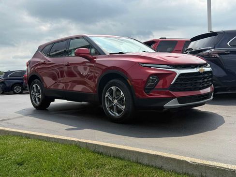 Used 2024 Chevrolet Blazer LT AWD/4WD image 3