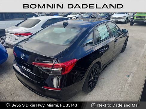 Used 2023 Honda Civic Sport image 4