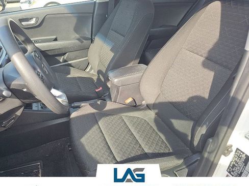 Used 2021 Kia Rio S image 2