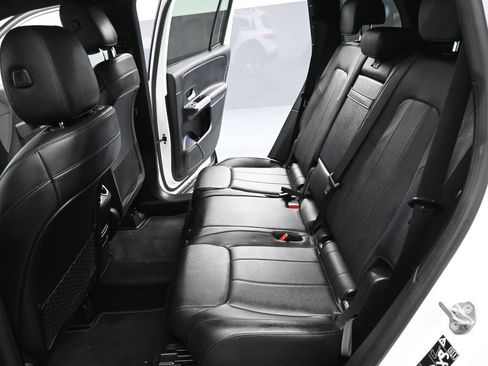 Used 2021 Mercedes-Benz GLB 250 image 19