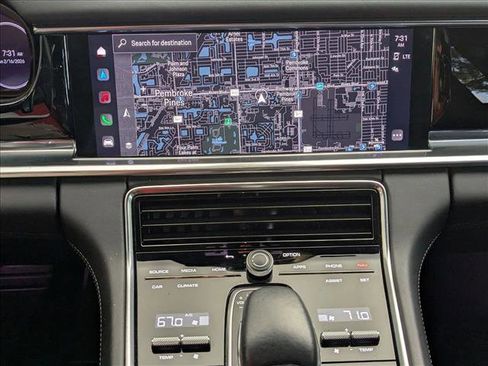 Used 2022 Porsche Panamera image 13