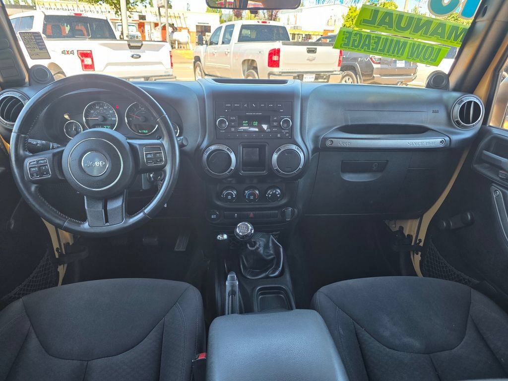 Used 2013 Jeep Wrangler Unlimited Sport w/ Connectivity Group AWD/4WD image 5