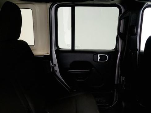Used 2019 Jeep Wrangler Unlimited Sport S AWD/4WD image 37