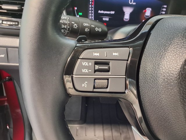 Certified 2026 Honda Pilot Touring image 7