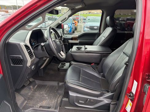 Used 2020 Ford F150 Lariat w/ Max Trailer Tow Package image 12