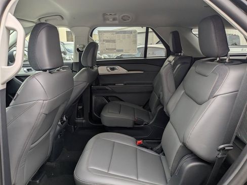 New 2026 Ford Explorer Active image 14
