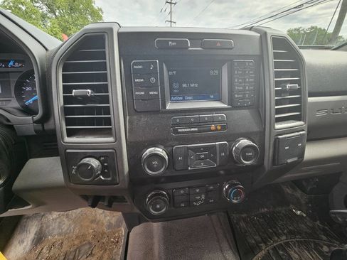 Used 2019 Ford F250 XL w/ STX Appearance Package AWD/4WD image 21
