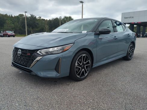 New 2025 Nissan Sentra SR image 9